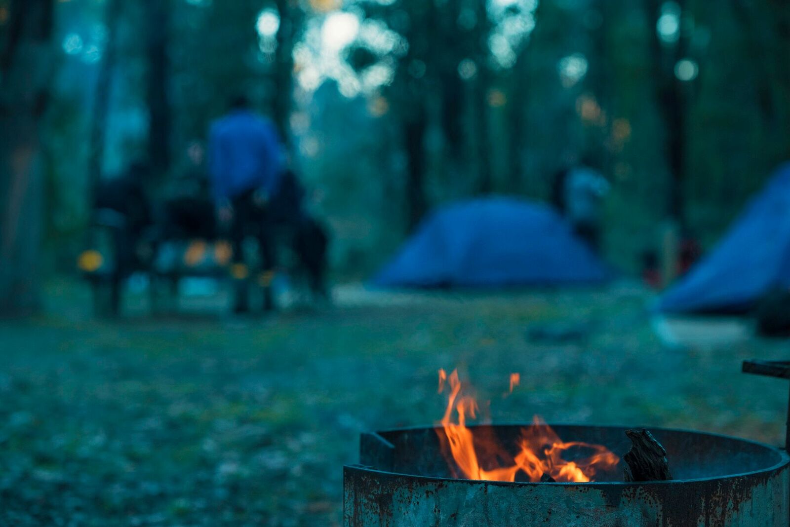 Camp-Fire-Tent-Night